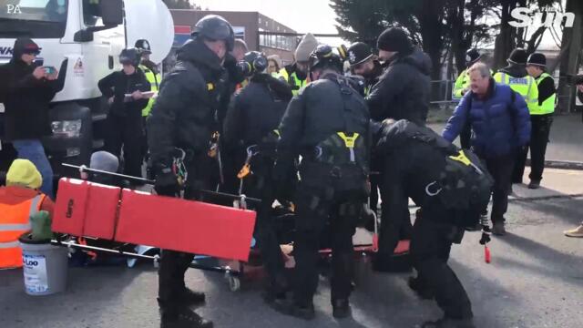 Eco-warriors block oil tanker trucks in protest