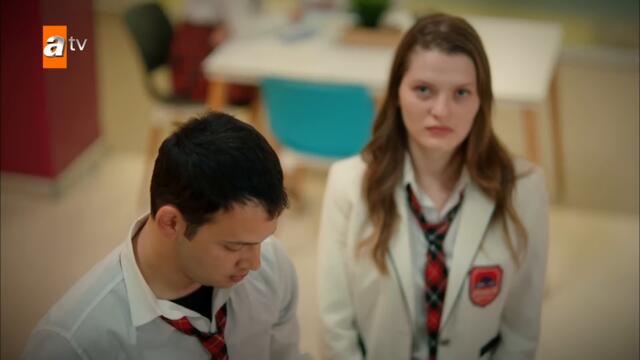 Şengül'ün bir elinde kına, bir elinde boşanma dilekçesi... - Kardeşlerim 50. Bölüm