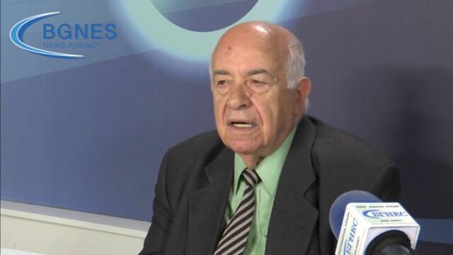 Проф. Фотев: Радев е много жаден за власт