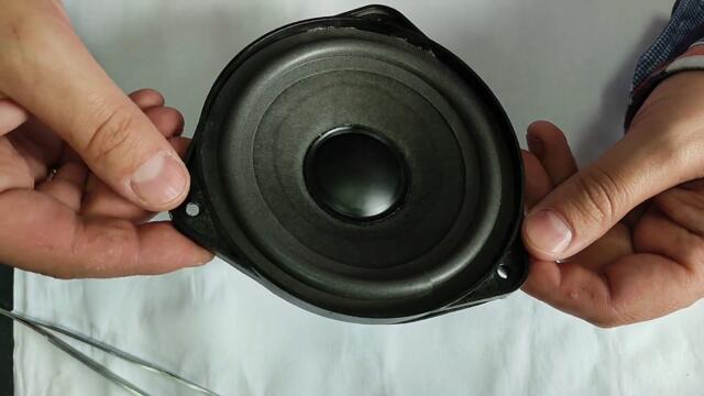 Ремонт на говорител в автомобила - трейлър