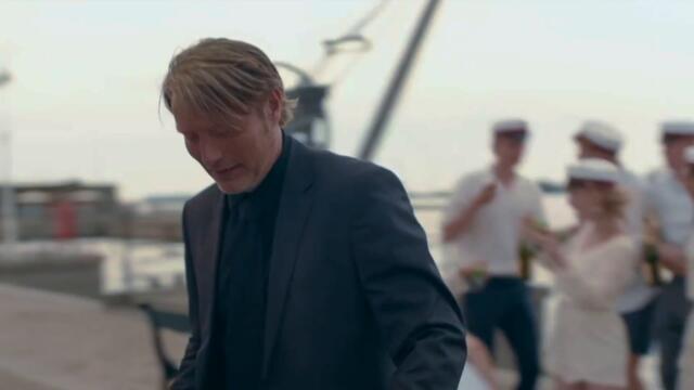 Mads Mikkelsen dances to Promises Remix