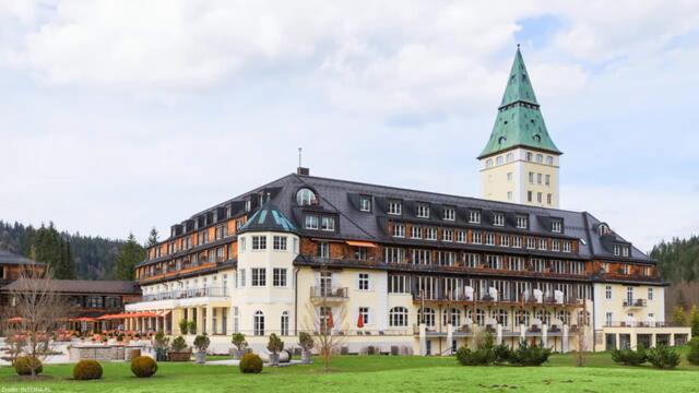 Szczyt G7. Zamek zamieniony w twierdzę.