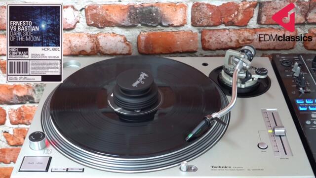 Ernesto Vs Bastian - Dark Side of the Moon (Dogzillas Pure Filth Mix) (2005)