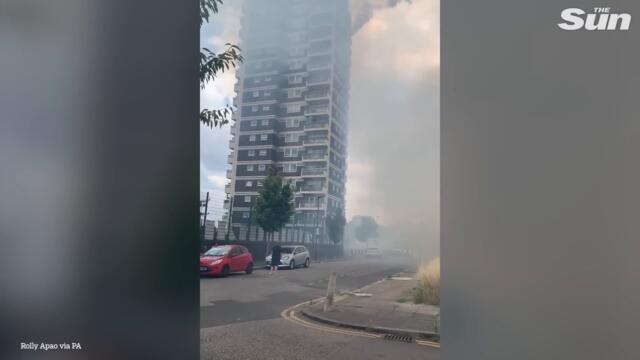 London high-rise fire breaks out in block of flats in Docklands