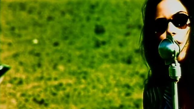 Shakira - Pies Descalzos, Sueños Blancos (Official HD Video)