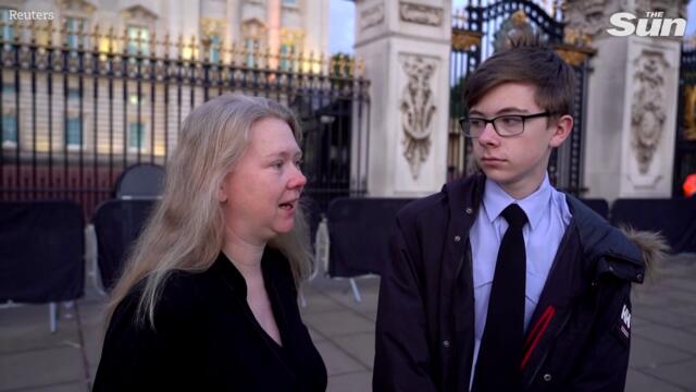 'She gave us everything': Mourners celebrate the Queen's life at Buckingham Palace
