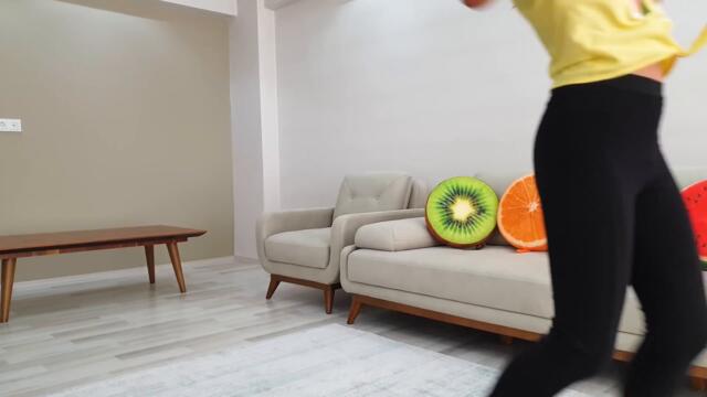 Ceylin-H  Put your hands in the air Comptines Et Chansons Kinderlieder Canzoni per bambini Kids Song