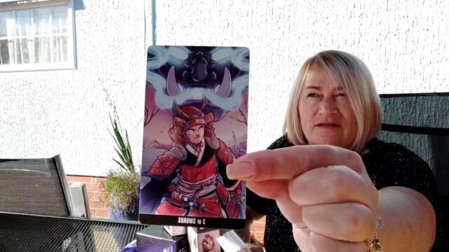 ТЕЛЬЦЫ♉ ПОЛНОЛУНИЕ ПОДТОЛКНЕТ ВАС К ОСОБОМУ ЧЕЛОВЕКУ #emira_legiontarot #shorts #тароастролог #мемы