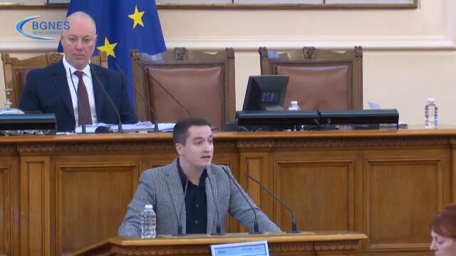 Божанков: Не плашете българите, Русия нападна Украйна