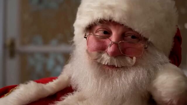 How Santa Saved a Man During a Christmas Lunch