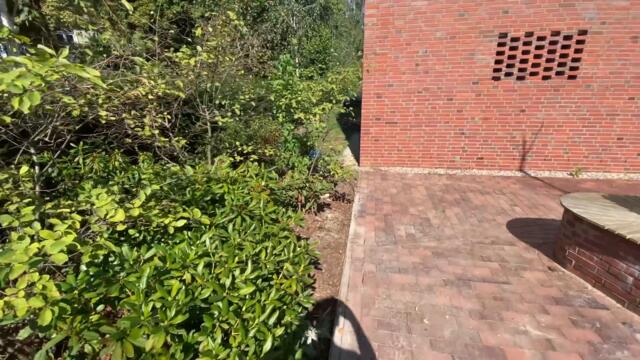 I put my trash cans on rails and now they move automaticaly! (Trash Train)