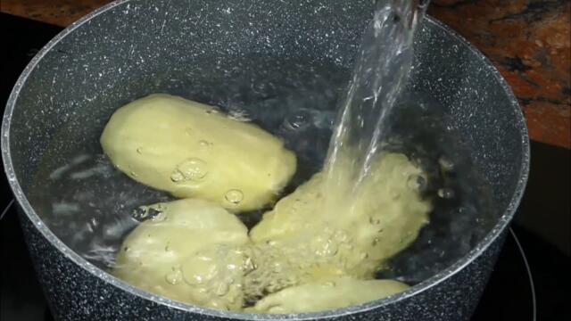 Супер бърза вечеря! Баба ми от село ме научи на тази рецепта! Рецепта с картофи! Просто и вкусно