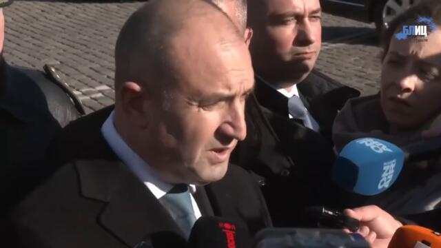 ИЗЛАГАЦИЯ! ШАРЛАТАНИТЕ  отиват гузни при Румен Радев