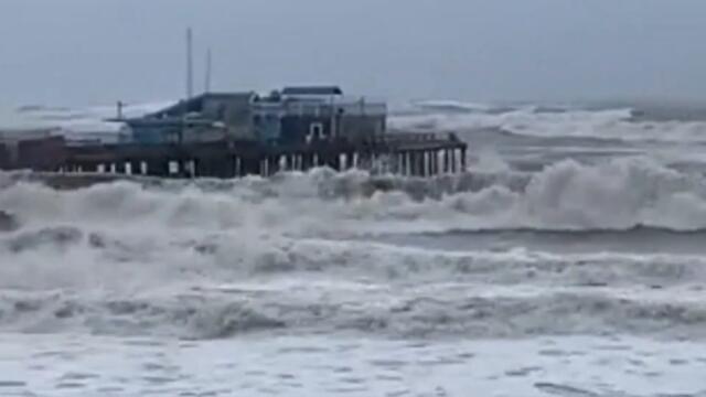 Bomb cyclone overtakes the USA! California prepare to evacuate