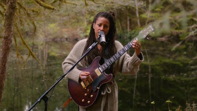 Ché Aimee Dorval - Falling Under (Live In The Woods)