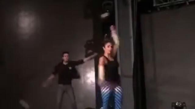 Catherine Siachoque Preparando para su acto SI SE PUEDE