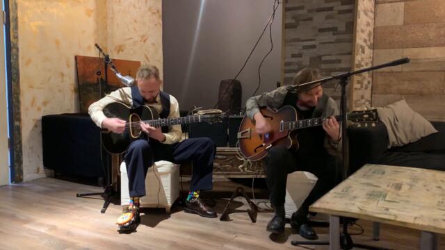 Bei mir bist du schön (live), Barbarusos – Vladimir Uspenskii & Mikha Violin, jazz guitar & vocals