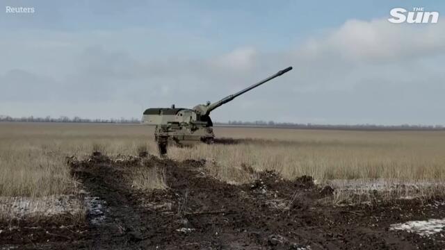 Ukrainian cannoneers fire German-made howitzers in Donbas