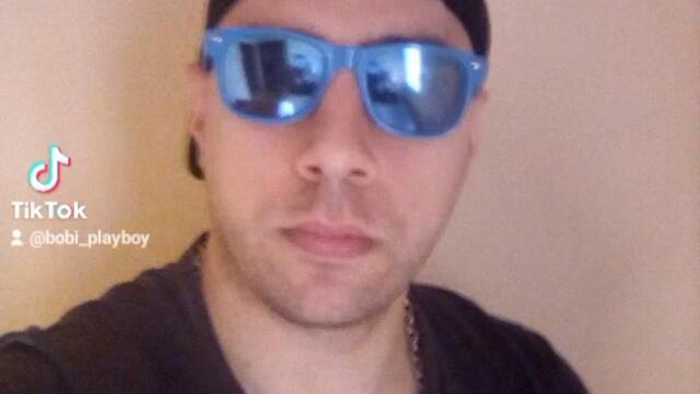 VID_32480402_073708_557