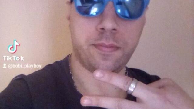 VID_32421010_050142_642