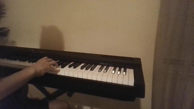 minityrsa's theme played on piano (almost)
