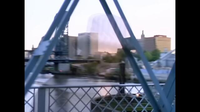 Queen Latifah - U.N.I.T.Y. (Official Music Video)