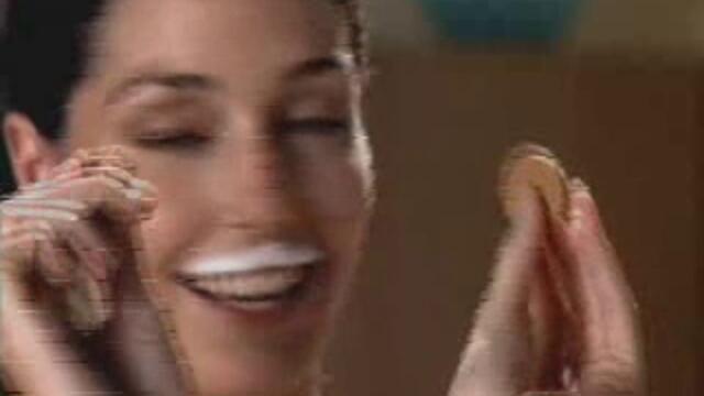 Nescafe Cappuccino - Vbox7[via torchbrowser.com].mp4[via torchbrowser.com]