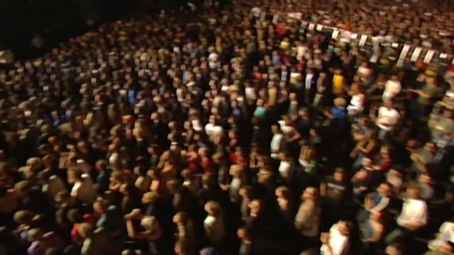 Stone Temple Pilots - Trippin' on a Hole in a Paper Heart  (Bizarre Festival 2001) HD