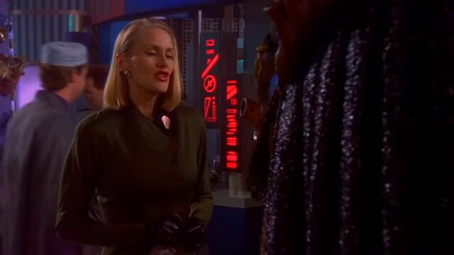 Babylon 5 - S01E09 - Deathwalker 1/2 - BG AUDIO