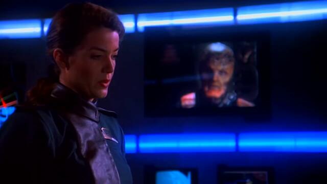 Babylon 5 - S01E12 - By any means necessary 1/2 - BG AUDIO