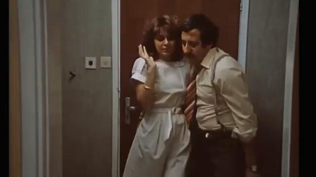 Той е женен не Ви ли е казал? - Маневри на петия етаж