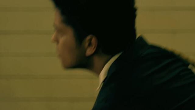 Bruno Mars - Grenade (Official Music Video)
