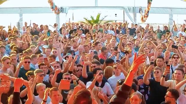 Straight up vibing #housemusic #techhouse #dj #mashup #remix #electronicmusic #rave #mrbeltandwezol