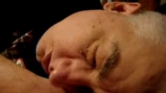 Чуйте го как хърка (смях) - Vbox7[via torchbrowser.com]