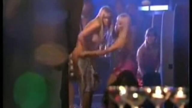 Красиво маце без рокля - Vbox7[via torchbrowser.com]