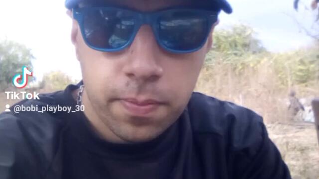 2023-10-27-122701038