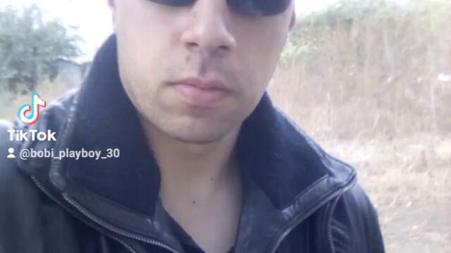 2023-10-31-125400410