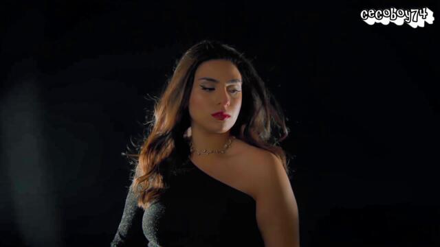 Νατάσα Θεοδωρίδου - Μια κόκκινη γραμμή - една червена черта