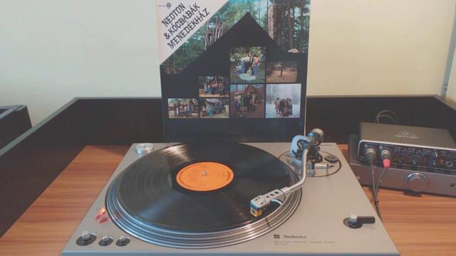 Neoton & Kócbabák - Maradj Még Egy Percet (Stay Just One More Minute) [1976]