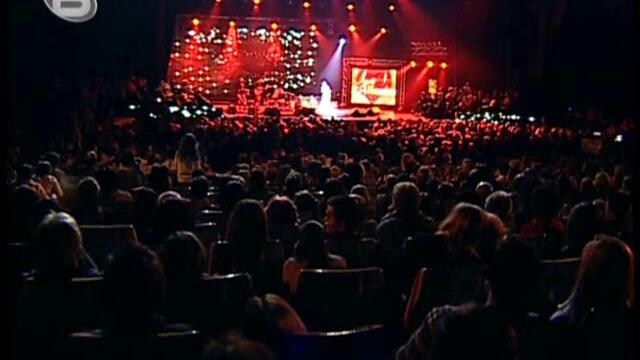 МЕЖДУ СТЕНИТЕ НА ВЯТЪРА