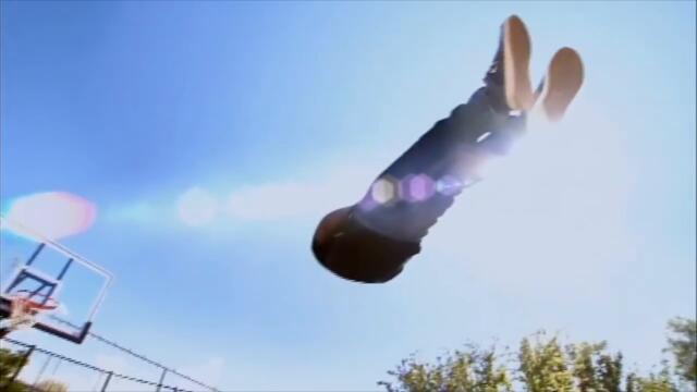 Criss Angel Levitates the Largest Person Ever - Shaq!