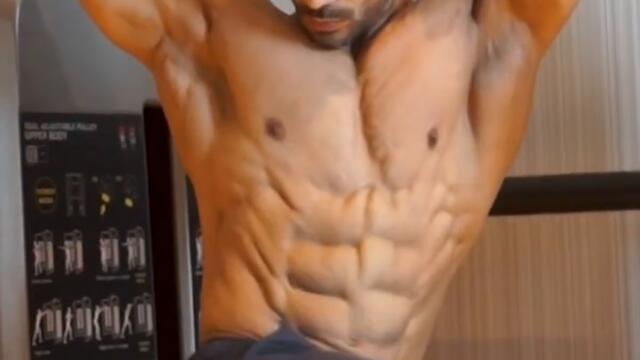 Hanging Leg Raises - #abs #sixpack