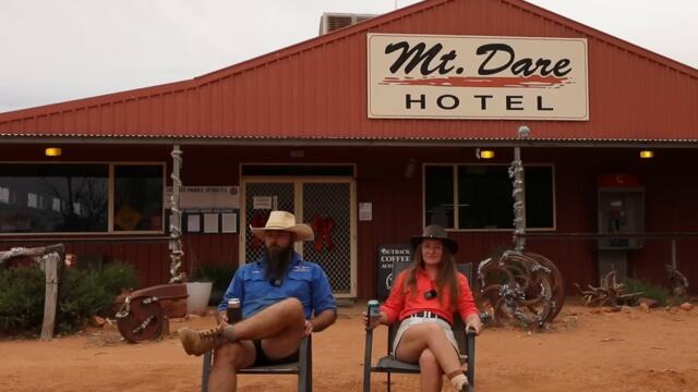 Working at Australia's most REMOTE pub - South Australia