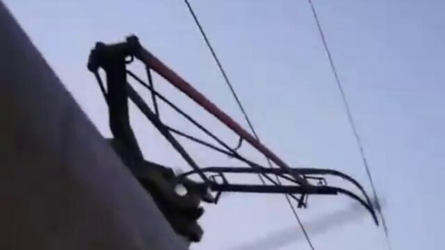 Electric locomotive BDZ 45 166 Skoda 68E   Work of the pantograph