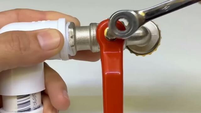 Домашен трик заменящ повредения механизъм в казанчето на тоалетната или др.