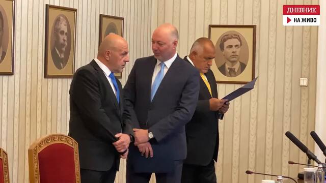 ГЕРБ предложи правителство със 7 министри от служебния кабинет и много свои бивши министри