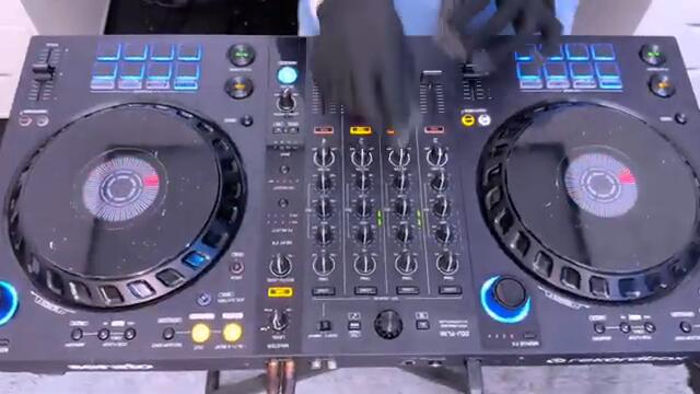 DISCO HUNTER - Sekecewa itu (Breaklatin Remix)