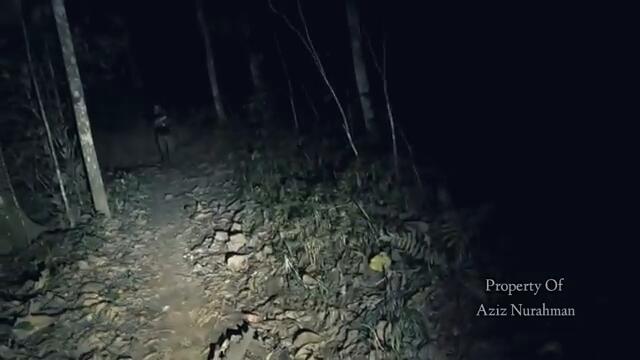 KISAH MISTERIUS!! 10 TAHUN TINGGAL SENDIRI DI RUMAH TENGAH HUTAN ANGKER BARENG HANTU
