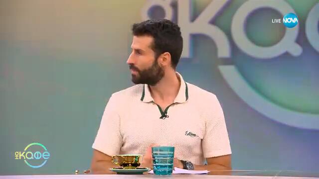 Бразилски певец танцува зад репортерка, докато тя разказва за тежка катастрофа - „На кафе“