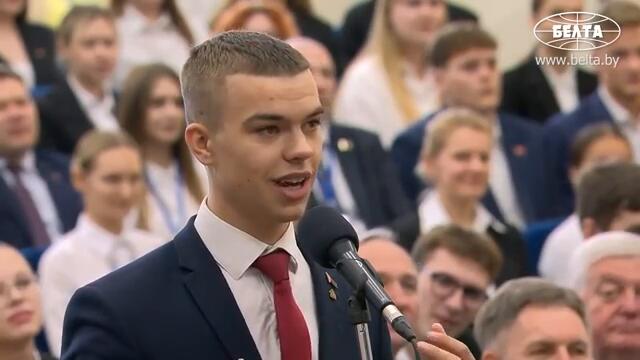 Лукашенко: Звонят, письма мне пишут! // Президент ЧЕСТНО отвечает на вопросы студентов!